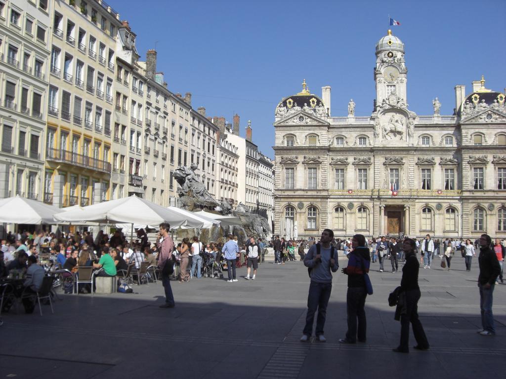 Апартаменты Les Capucins - Lyon 1Er Номер фото